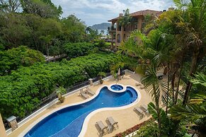 Bella Vista 8B 3 Bdrs Pool View in Los Suenos
