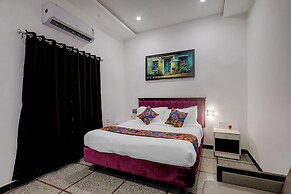 Fabhotel Kences Inn