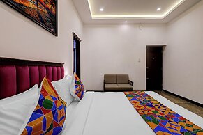 Fabhotel Kences Inn