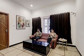 Fabhotel Kences Inn