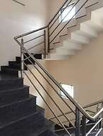 Fabhotel Elysees Services Suites