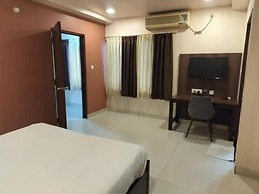 Fabhotel Elysees Services Suites