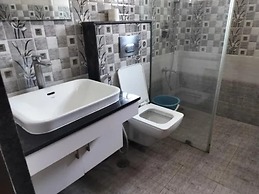 Fabhotel Elysees Services Suites