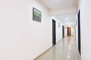 Fabhotel Vardhan Plaza