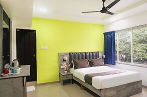 Fabhotel Vardhan Plaza