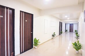 Fabhotel Vardhan Plaza