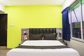 Fabhotel Vardhan Plaza