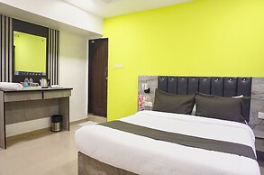 Fabhotel Vardhan Plaza