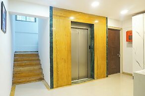 Fabhotel Vardhan Plaza