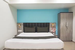 Fabhotel Vardhan Plaza
