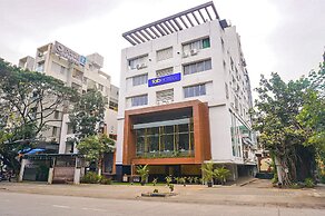 Fabhotel Vardhan Plaza