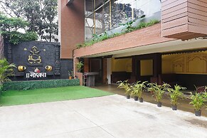 Fabhotel Vardhan Plaza