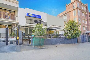 Fabhotel Hm Residency
