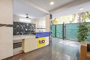 Fabhotel White House Residency