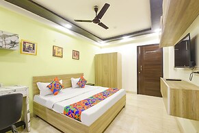 Fabhotel White House Residency