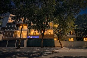 Fabhotel White House Residency