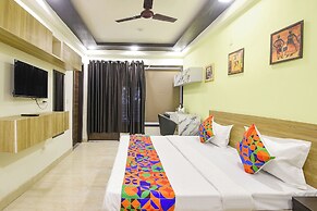 Fabhotel White House Residency