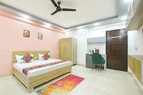 Fabhotel White House Residency