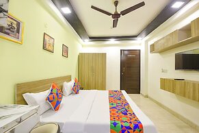 Fabhotel White House Residency