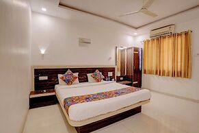 Fabhotel Green Crystal