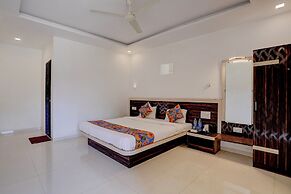 Fabhotel Green Crystal