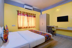 Fabhotel Yellow Rose