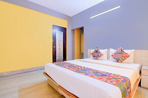 Fabhotel Yellow Rose