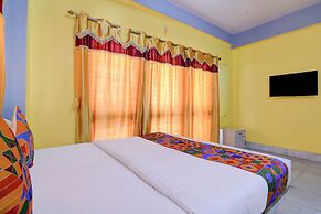 Fabhotel Yellow Rose