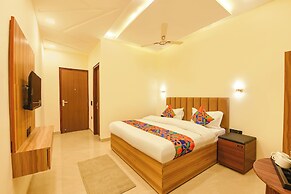 Fabhotel Pvs Grand