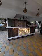 Fabhotel Ar Residency I