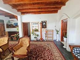 Sasru Holiday Home