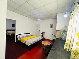 Sasru Holiday Home