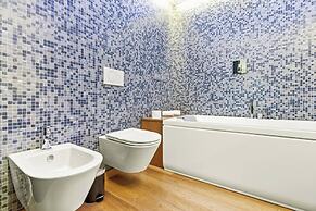 Generoso Luxury Lake View Suite in Lugano