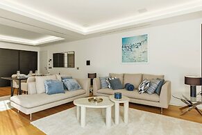 Generoso Luxury Lake View Suite in Lugano