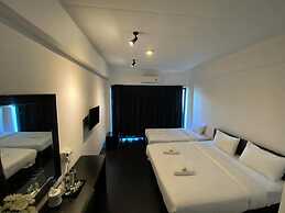 AZZ Hotel