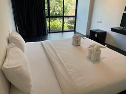 AZZ Hotel