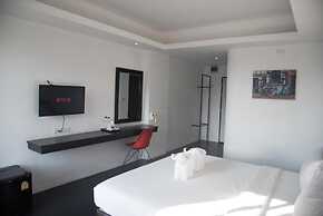 AZZ Hotel