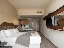 Geraniotis Hotel & Resort