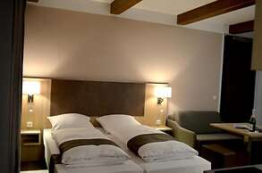 Hana Aparthotel