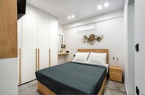 Eirini & Nicol Studio by Cretanhouses