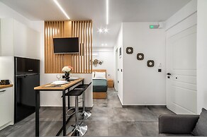 Eirini & Nicol Studio by Cretanhouses