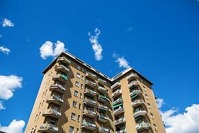 10 Floor Apartments