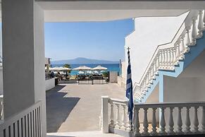 Messinian Aura-beachfront Escape in Mikra Mantinia