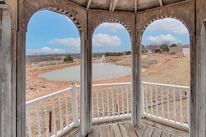3 Mi to Dtwn: Wichita Falls Gem w/ Private Sauna!