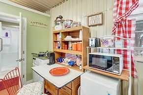 3 Mi to Dtwn: Wichita Falls Gem w/ Private Sauna!