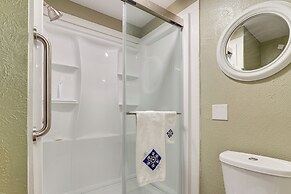 3 Mi to Dtwn: Wichita Falls Gem w/ Private Sauna!