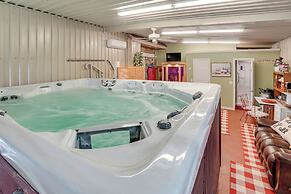 3 Mi to Dtwn: Wichita Falls Gem w/ Private Sauna!