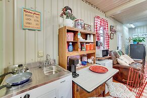 3 Mi to Dtwn: Wichita Falls Gem w/ Private Sauna!