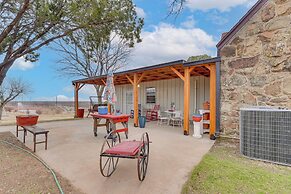 3 Mi to Dtwn: Wichita Falls Gem w/ Private Sauna!