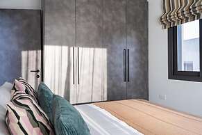 Casino & Mall Luxury Penthouse Suite